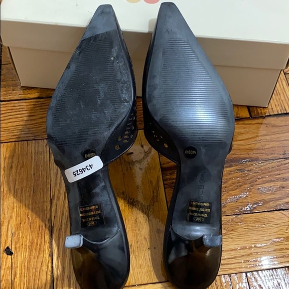 NEW BCBG mini heels - Picture 4 of 6